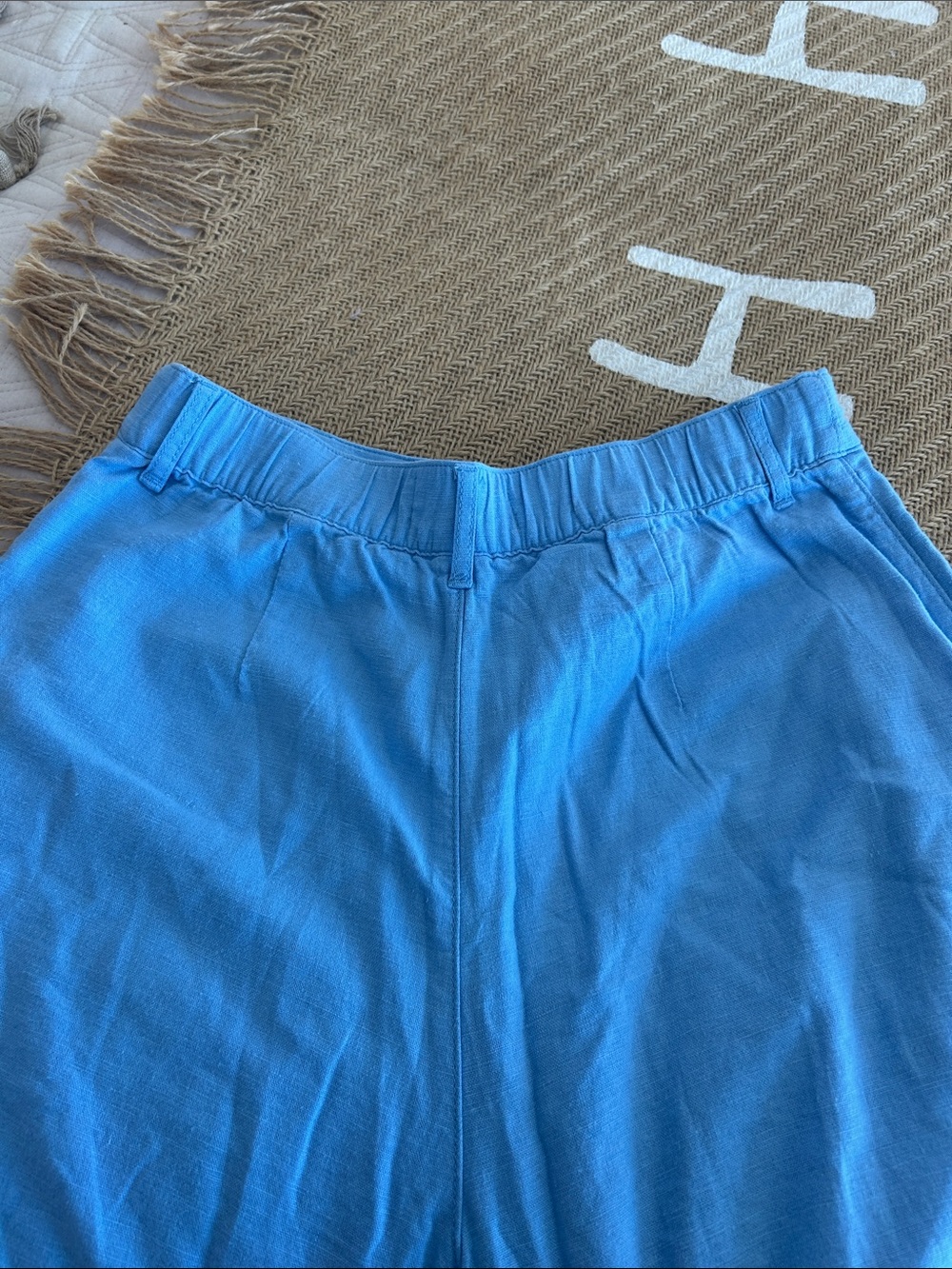 Abercrombie & Fitch Sky Blue Linen-Blend Pleated Shorts - Picture 5 of 5